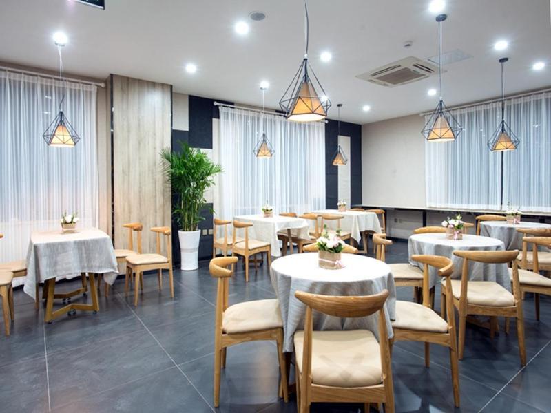 Thank Inn Plus Hotel Shandong Qingdao Olympic Sailing May 4Th Square Exteriör bild