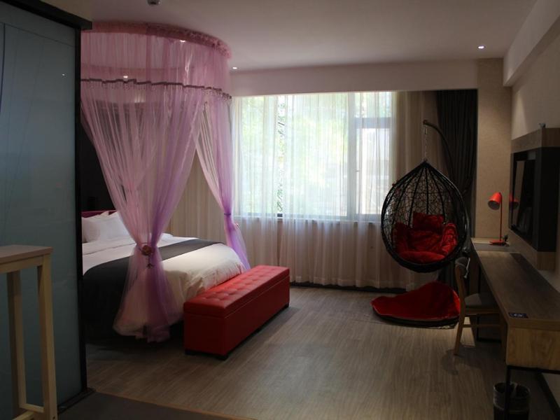 Thank Inn Plus Hotel Shandong Qingdao Olympic Sailing May 4Th Square Exteriör bild